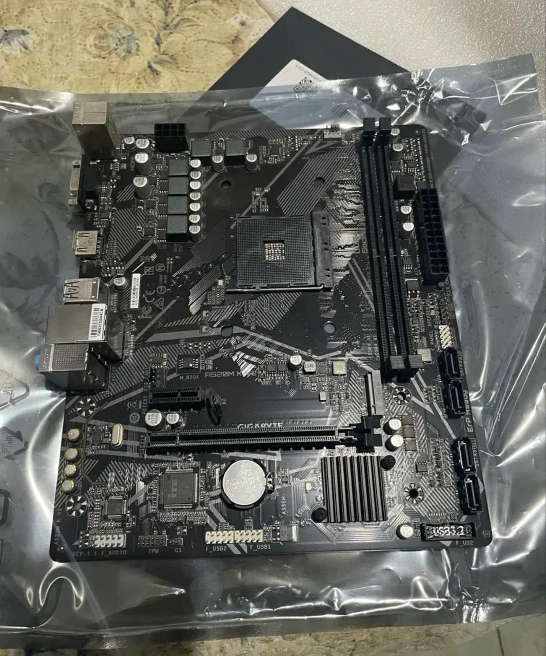 Placa Mãe Gigabyte A520M K V2 - Foto 2