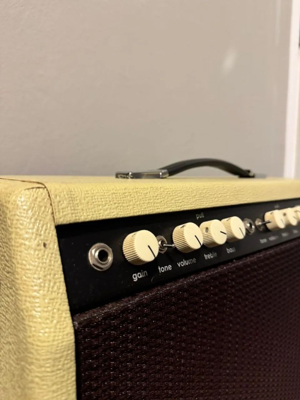 Amplificador valvulado boutique Samamp VAC 40 Series 2- Com atenuador V.A.C.