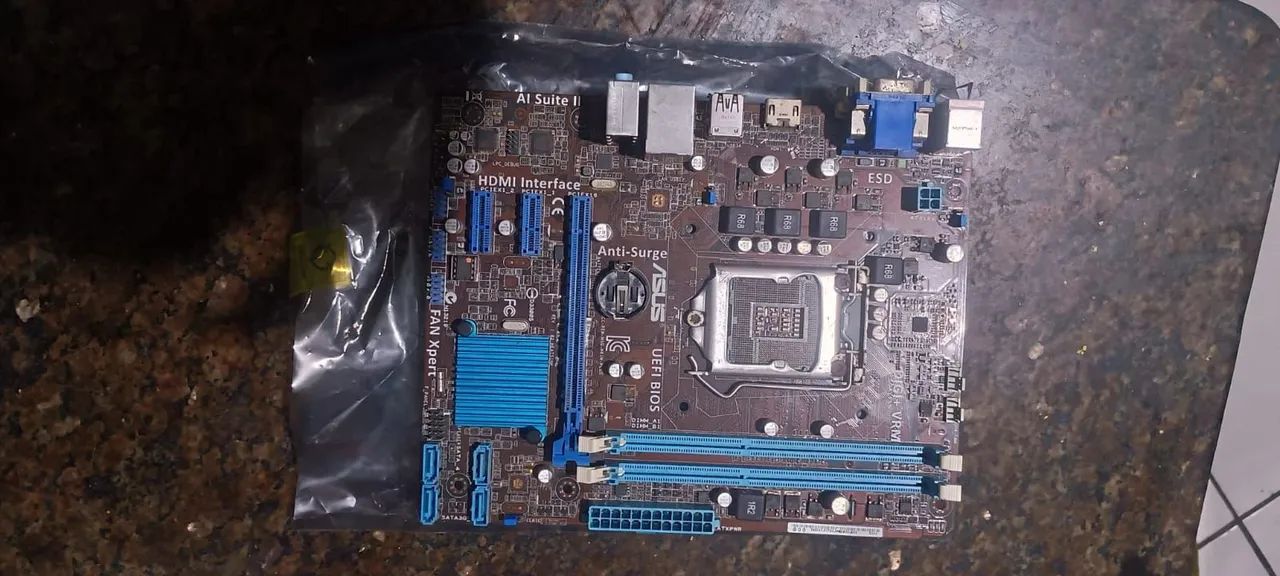Placa mãe asus socket 1155 com defeito