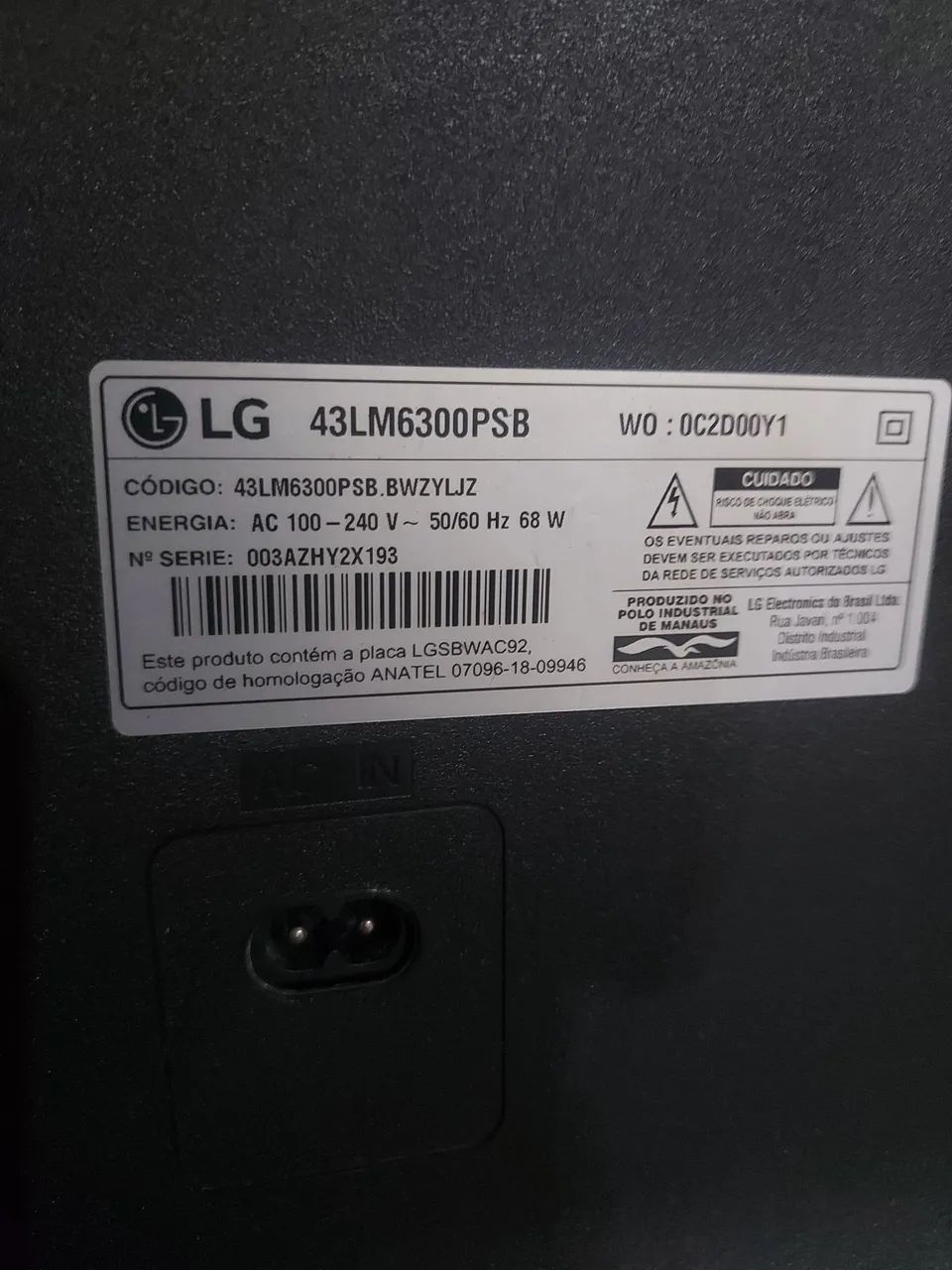 Tv LG com o display danificado 