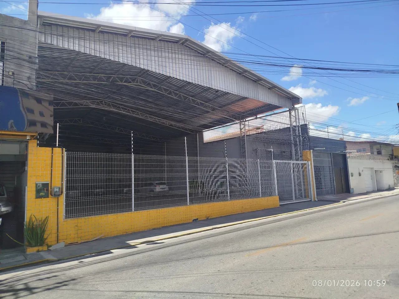 ALUGA- SE GALPÃO QUASE ESQUINA COM AV. AUGUSTO DOS ANJOS