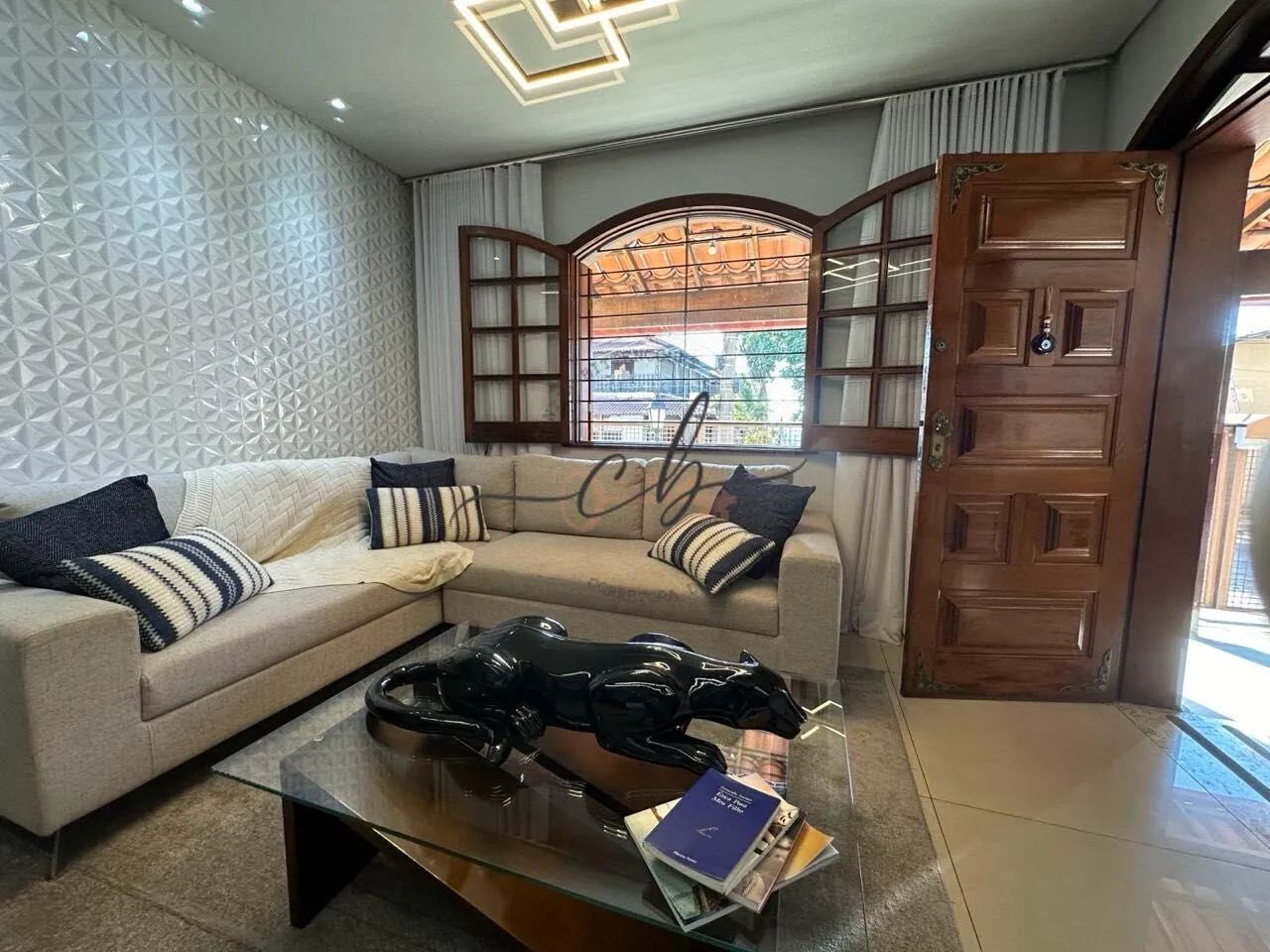 Casa Alto Padrão, bem localizada e planejada - Foto 3