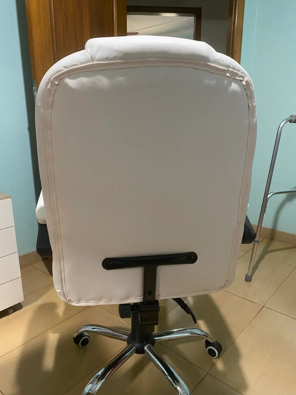 Cadeira escritório couro branco  - Foto 2