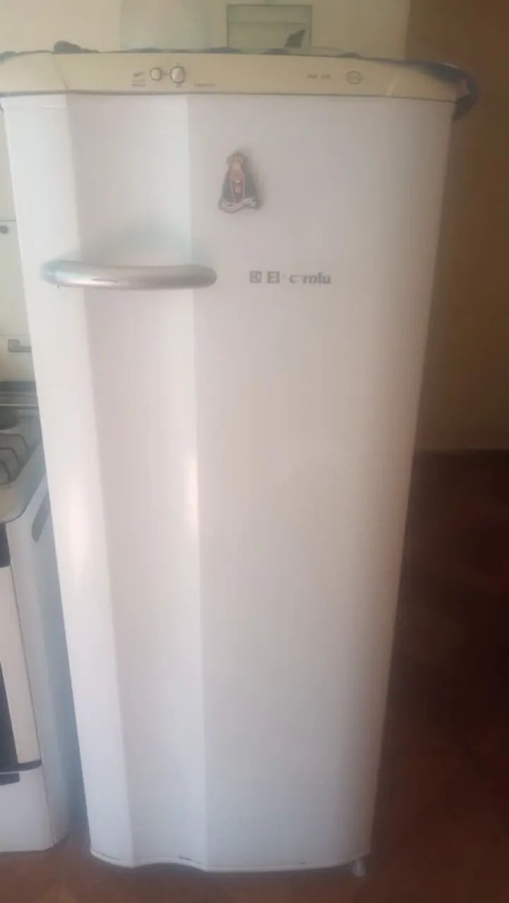 Geladeira conservada 