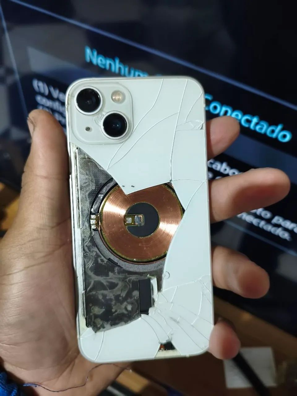 iPhone 13 pra retirar peças, ainda pode ter concerto 