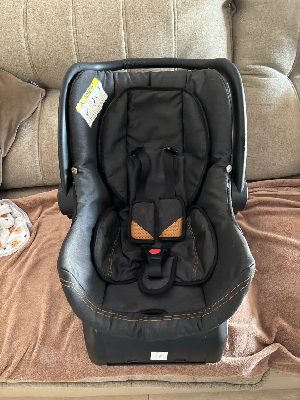 VENDO BEBÊ CONFORTO COM BASE