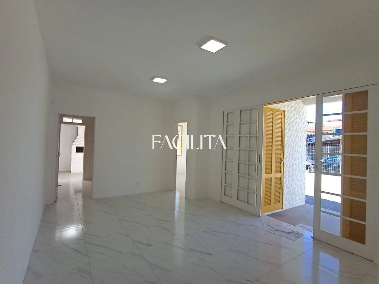 Casa com 3 quartos no bairro Canasvieiras, Florianópolis - Foto 2