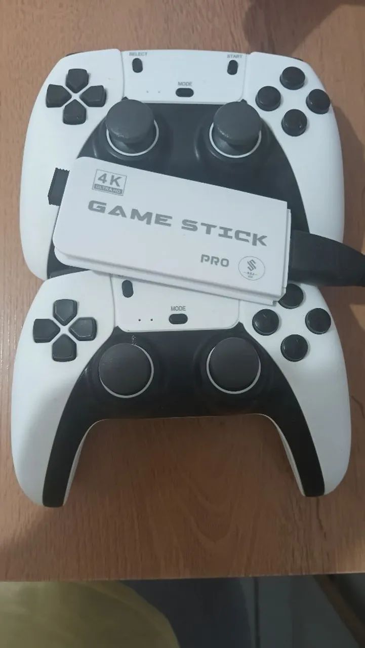 Vende-se vídeo game. 