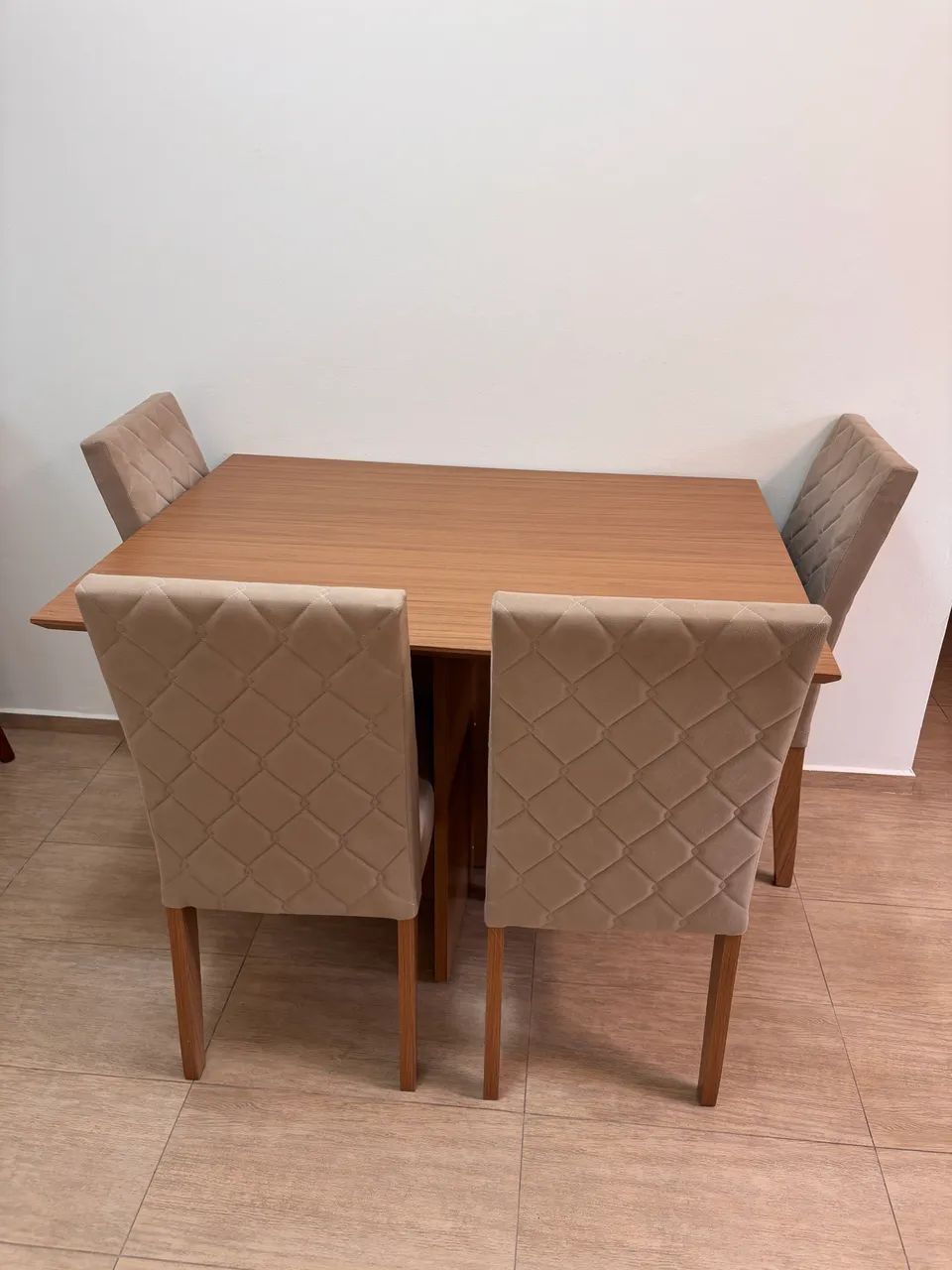 Mesa e 4 cadeiras - perfeito estado, 6 meses de uso  - Foto 3