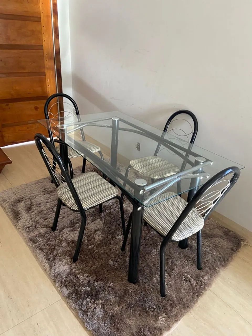 MESA JANTAR + 4 CADEIRAS - FAÇO ENTREGA.