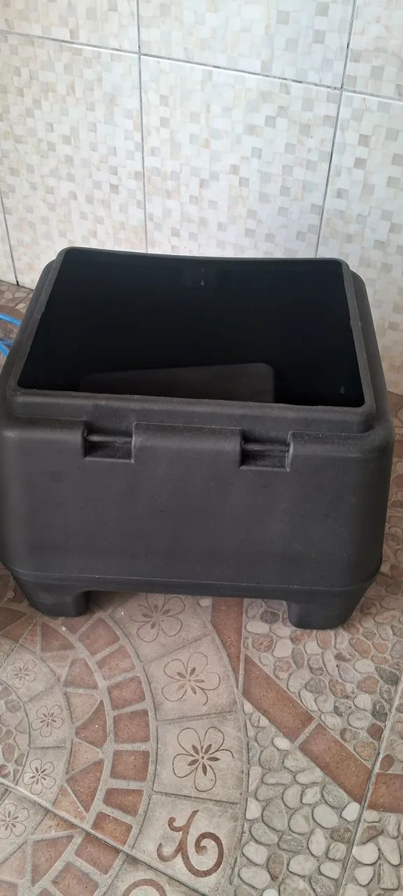 Bau usado sem tampa