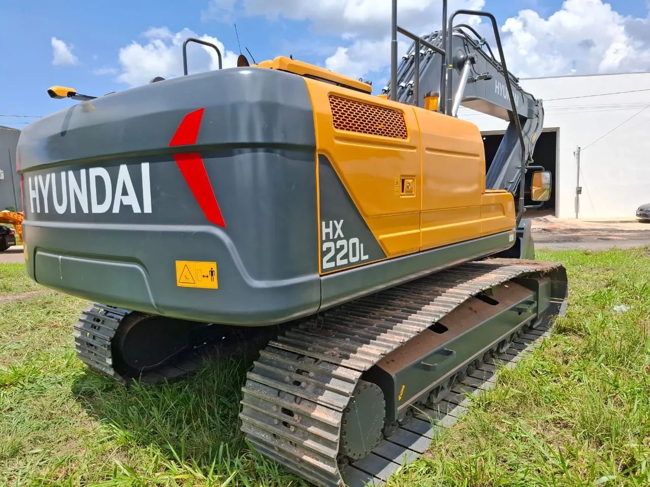 Hyundai Hx220L (Zero) - Foto 3