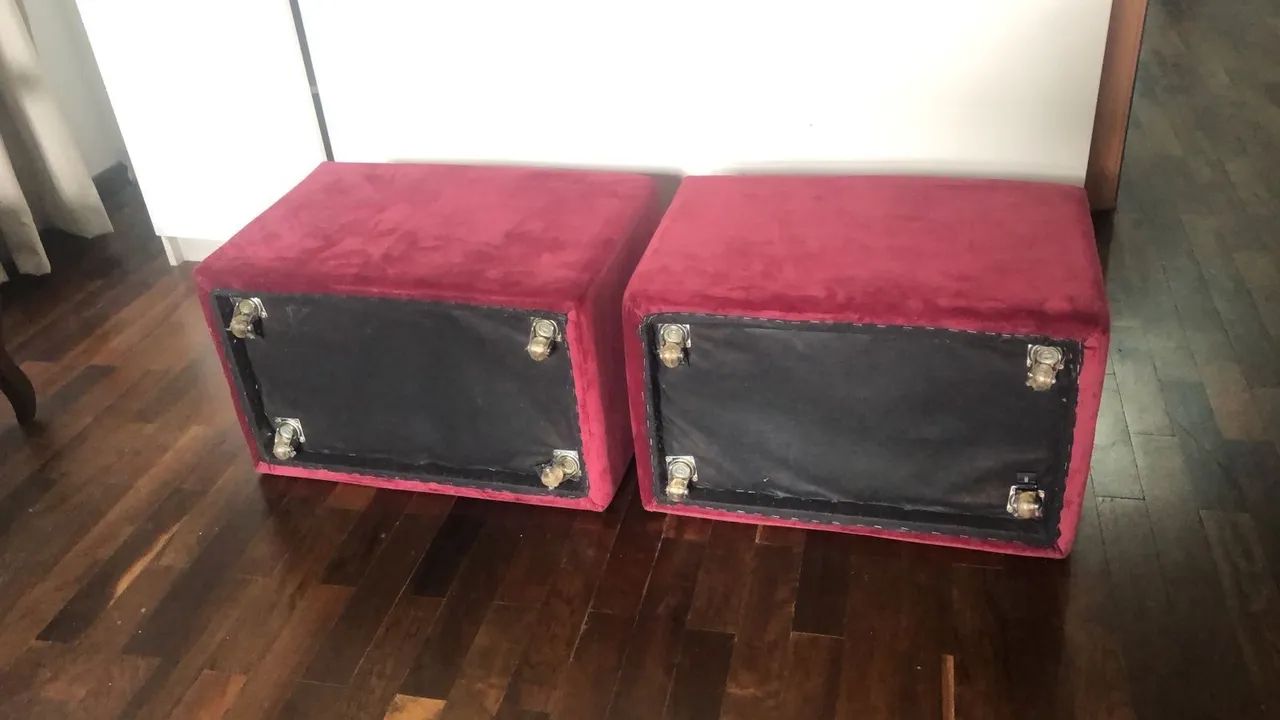 Puff Retangular Vermelho com Rodinhas 