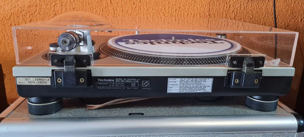 Toca Discos Technics SL 1200 MK2 com case, shell, agulha e tampa, IMPECÁVEL - Foto 4