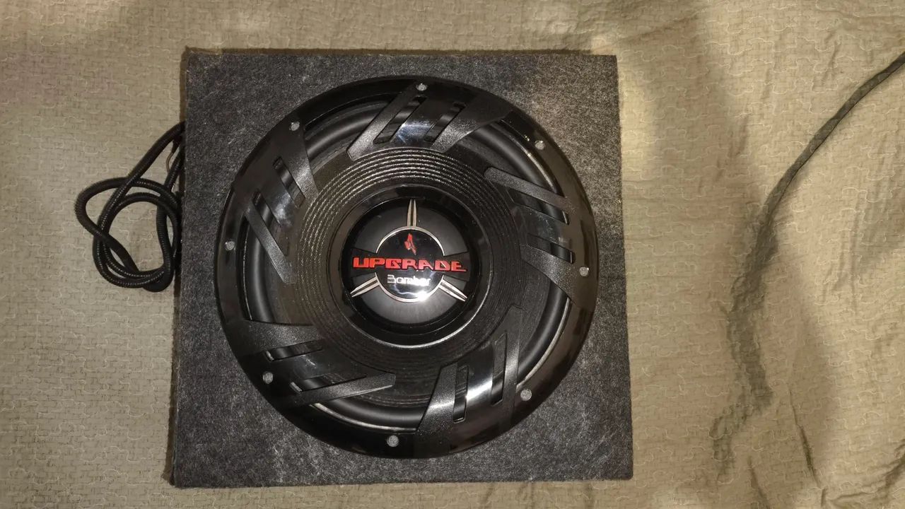Caixa de som subwoofer 