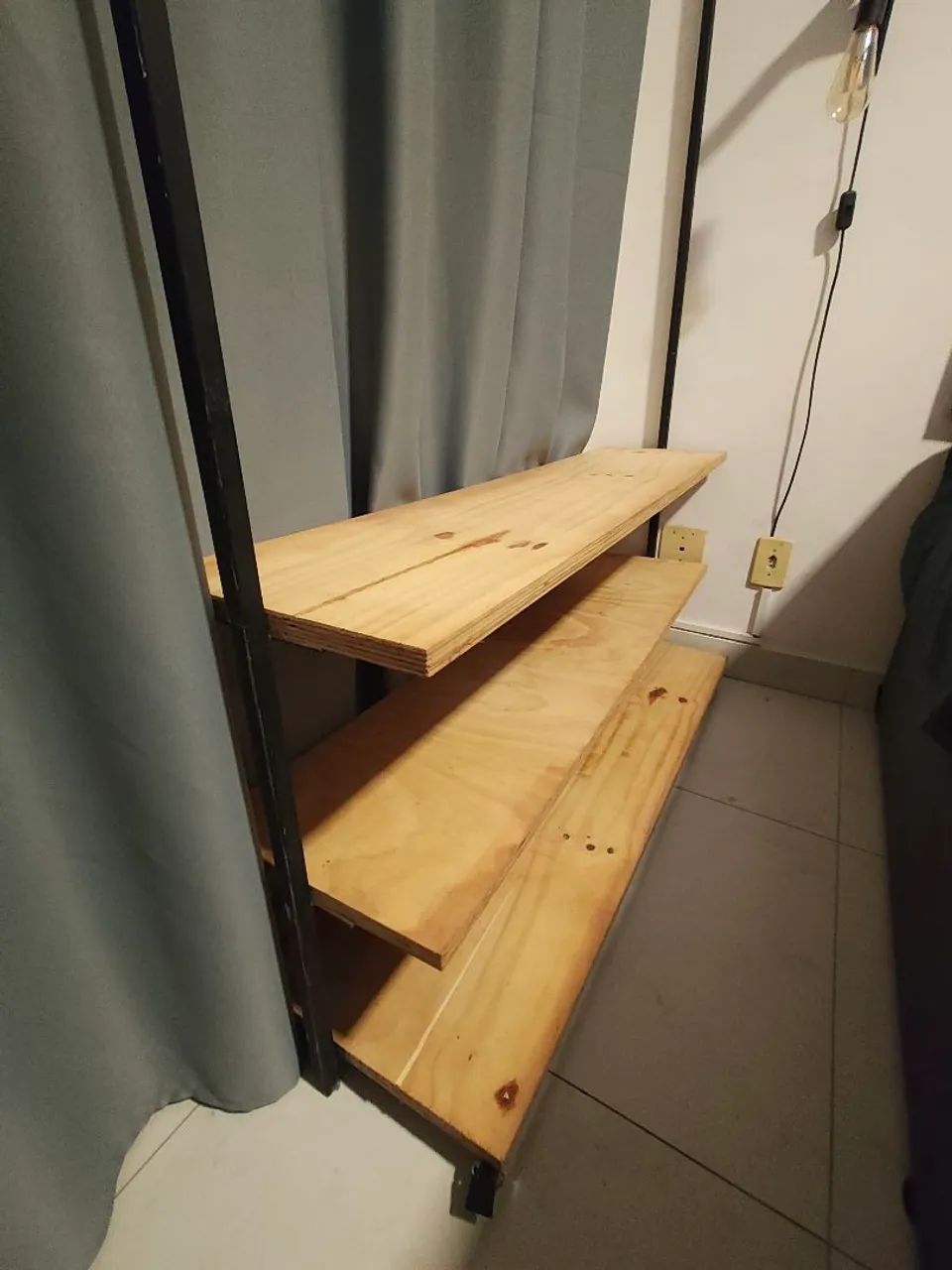 Vendo Arara de roupa para residência ou loja 2 unidades 