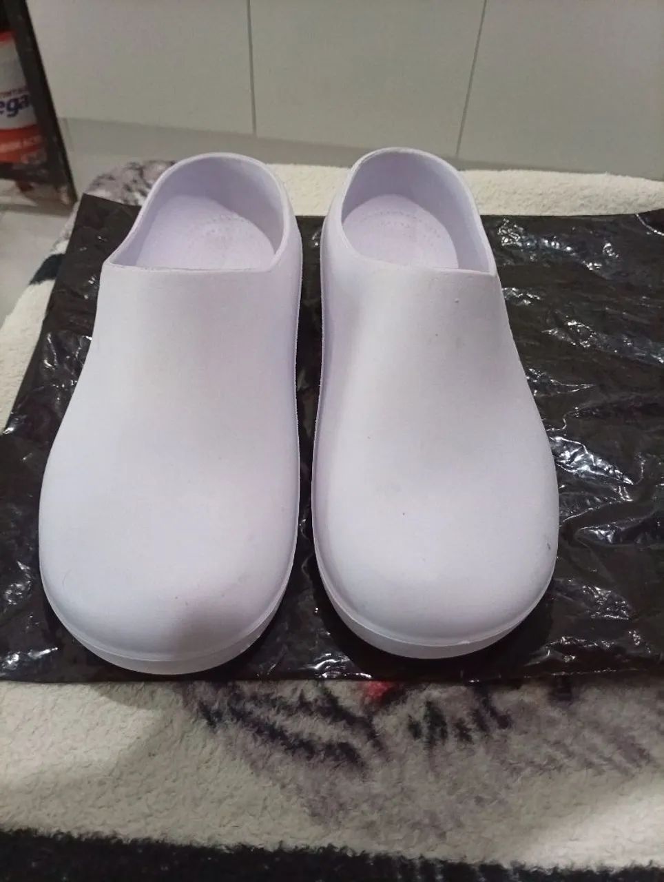 Sandália Crocs n:41 valor 45$ - Foto 2