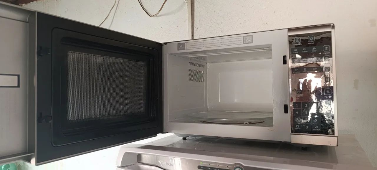 Microondas Eletrolux 31 litros Prata - Foto 2
