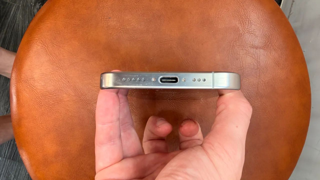iPhone 16 Pro Cinza - estado de novo! - Foto 2