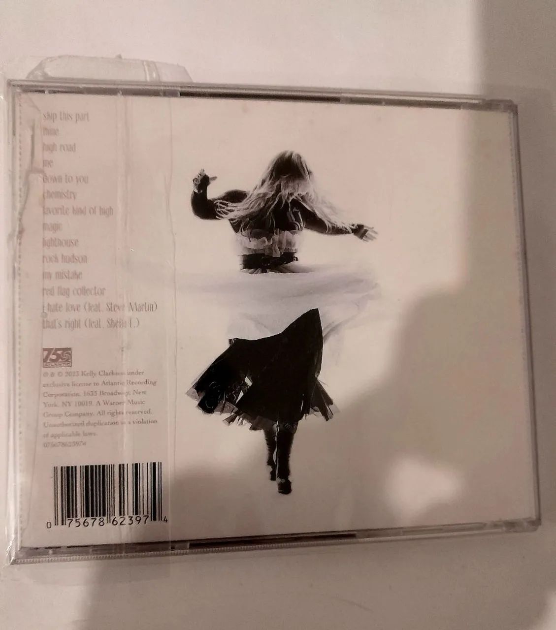 Kelly Clarkson - CD Chemistry com card autografado - Foto 2