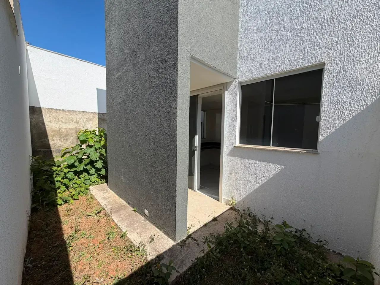 Casa com 3 quartos sendo 1 suíte 3 banheiros 2 vagas - Foto 2