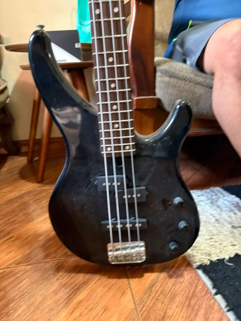 Baixo Yamaha 