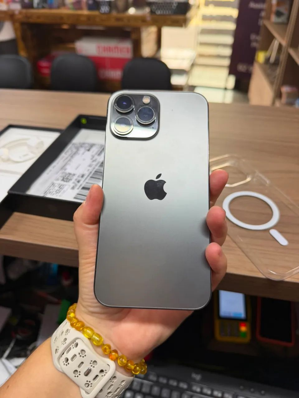 Vendo iPhone 13 Pro Max 73% de bateria - Foto 3