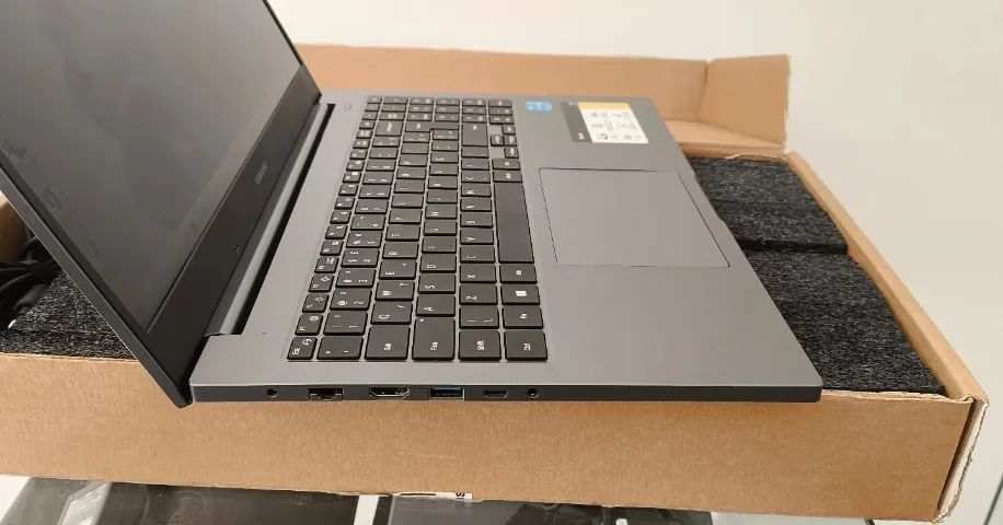 Notebook Samsung Book | Celeron 6305 | 4GB | 128GB SSD | UHD | 15.6" - Foto 4