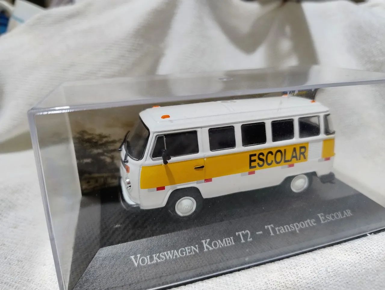 Miniatura Kombi escolar anos 80 - Foto 5