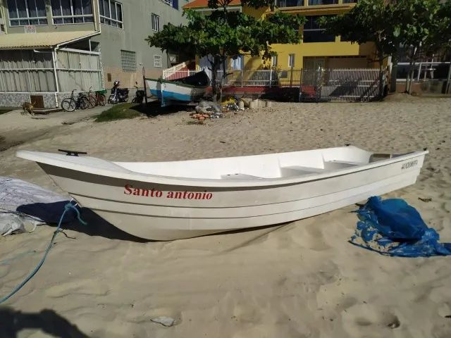 Vendo dois barcos