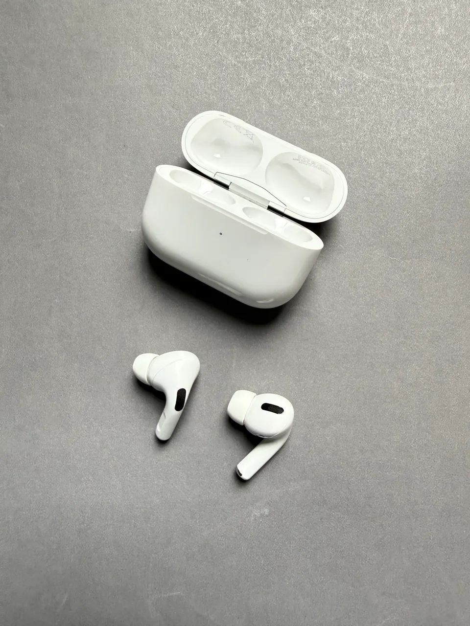 AirPods Pro (1 geração) !Contem detalhe! - Fones de Ouvido