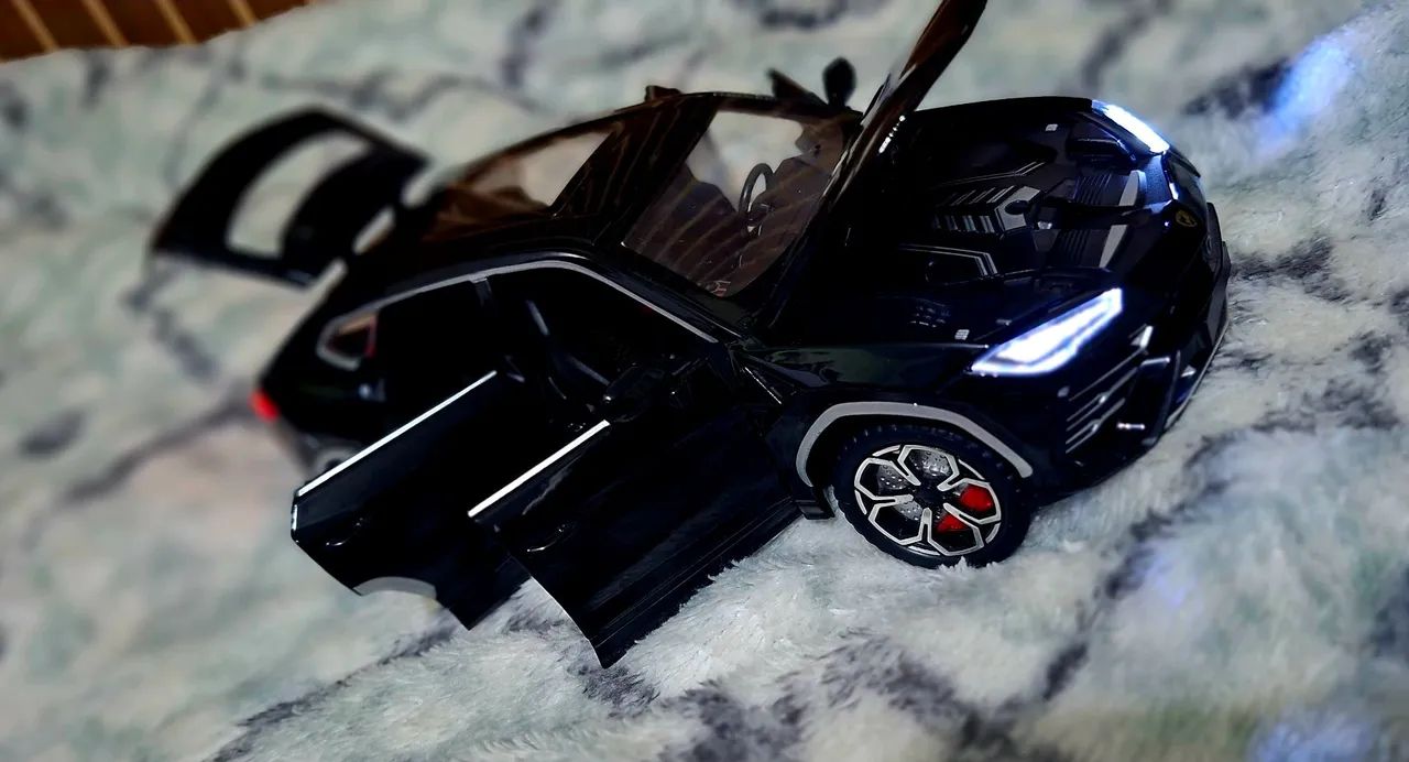 Carro miniatura 1/24 Lamborghini  - Foto 5