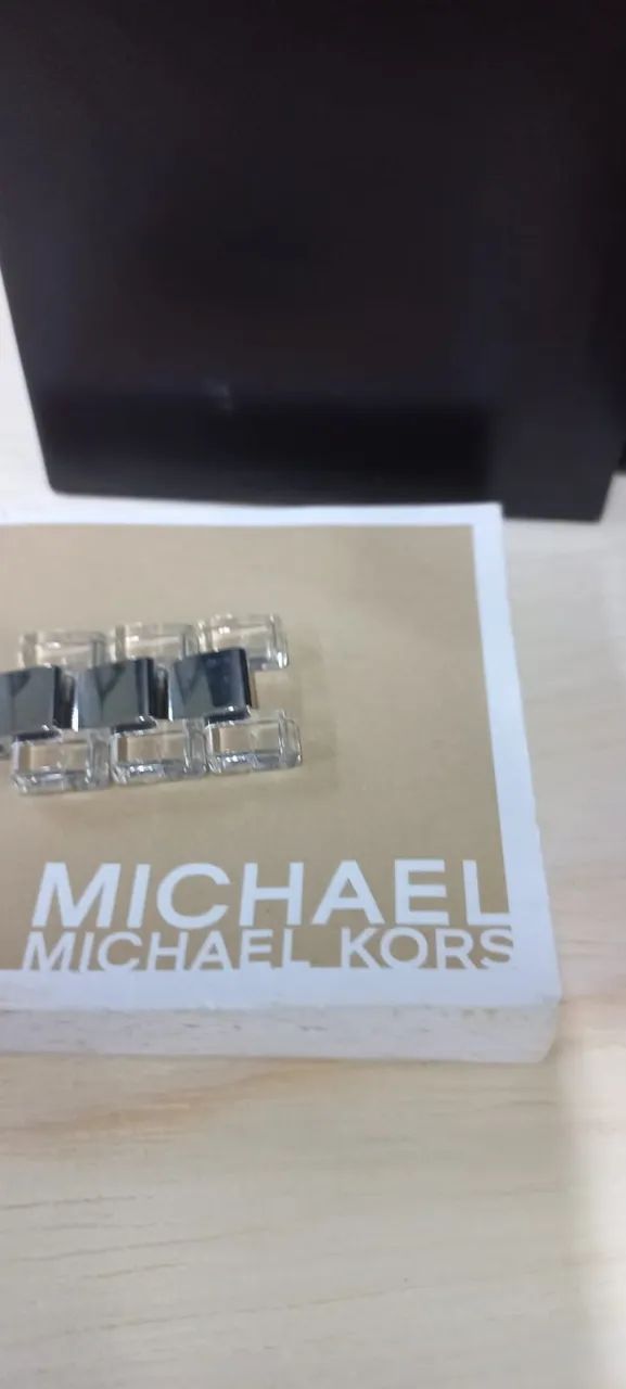 Relógio Michael Kors feminino com strass  - Foto 5