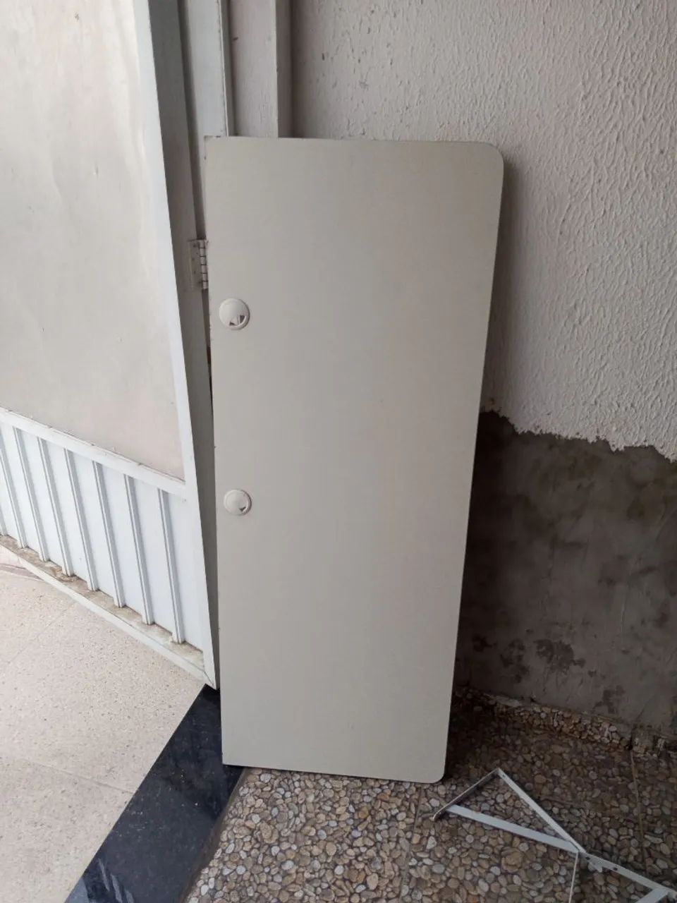 Vendo bancada de madeira para computador.