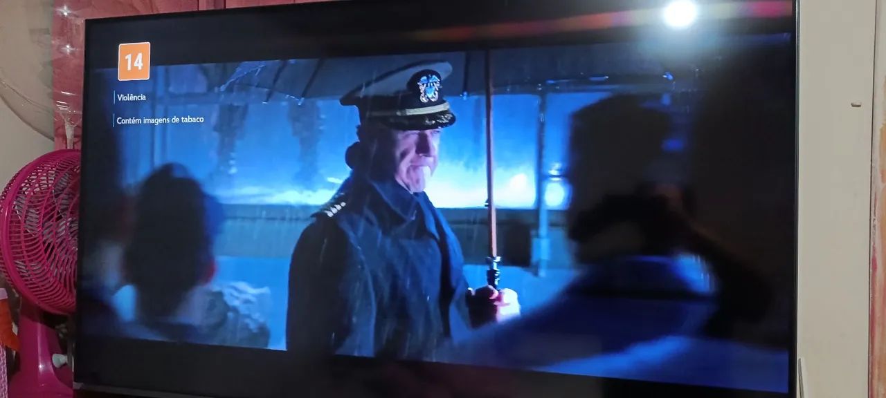 Vendo tv Mini led TCL c6k 55 Polegadas. A tv possui um mês de uso. Somente a vista.