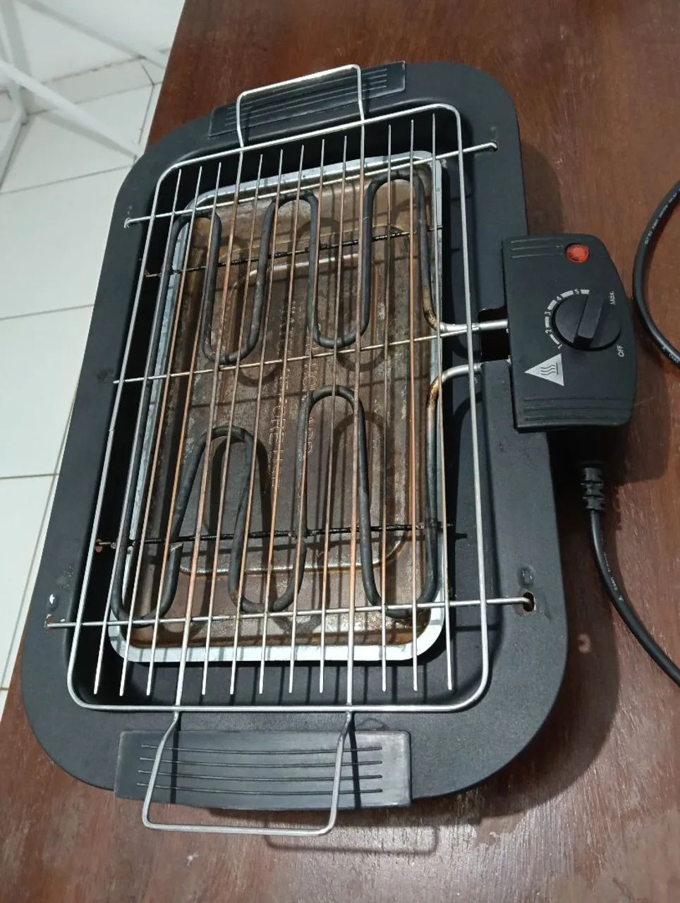 Churrasqueira elétrica Elgin COM DEFEITO 