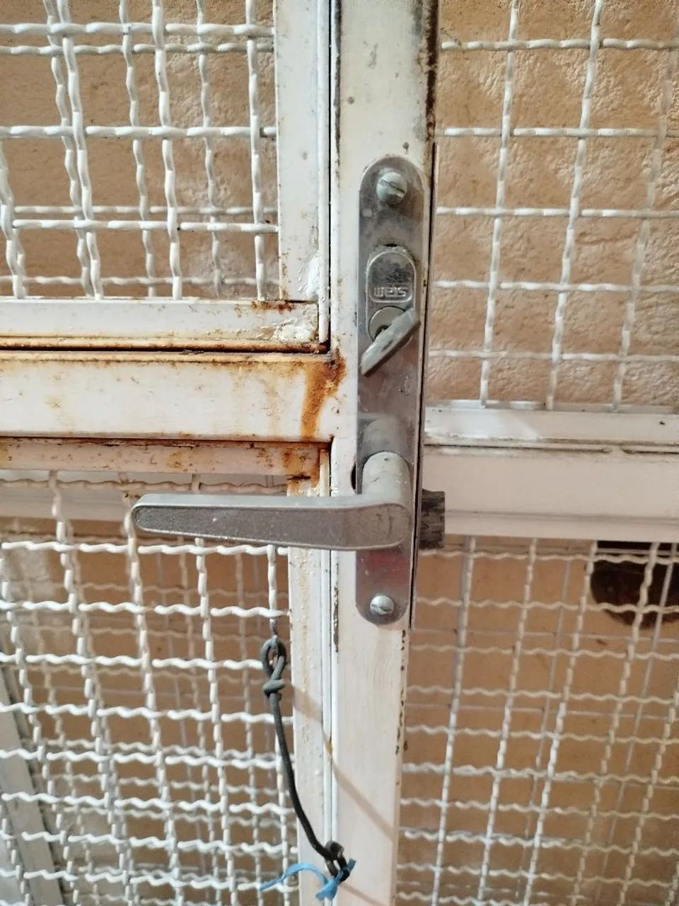 Porta de ferro com tela ondulada - Foto 2