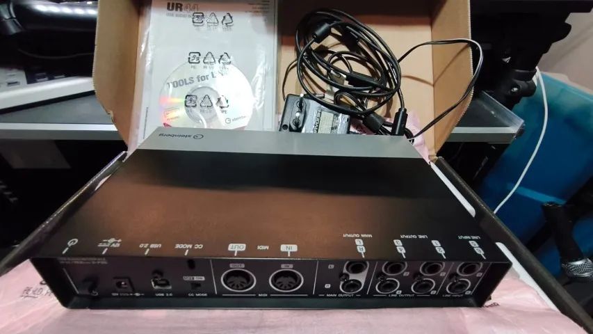 INTERFACE DE ÁUDIO - STEINBERG UR44 - Foto 2