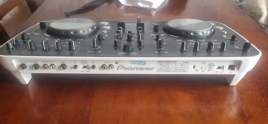 Controladora Pioneer DDJ ERGO - Estado de nova - Foto 4