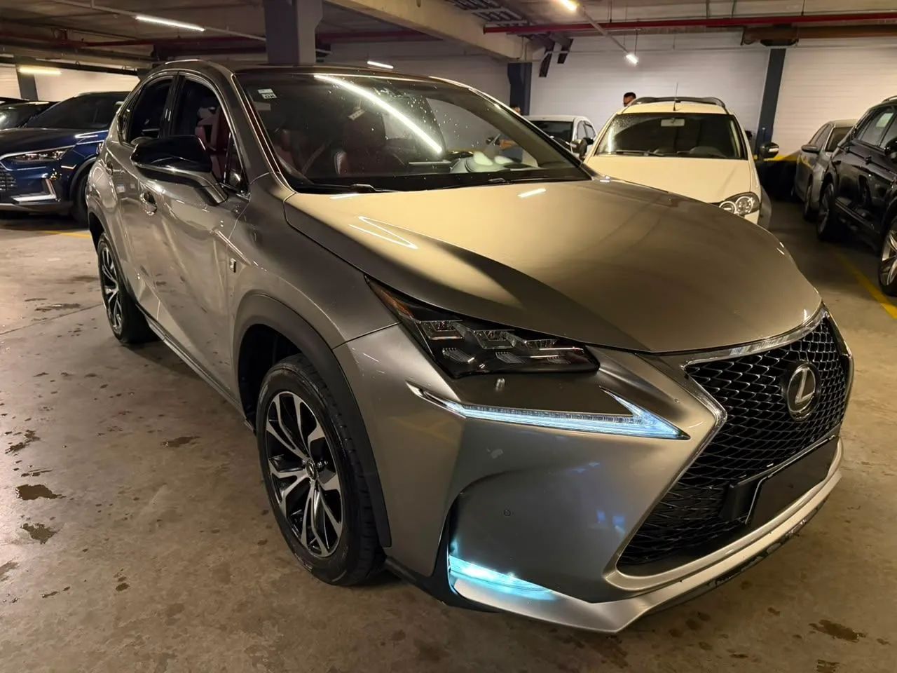 Lexus NX-200t F-sport 2.0 16V 238cv Aut., foto 9 de 10