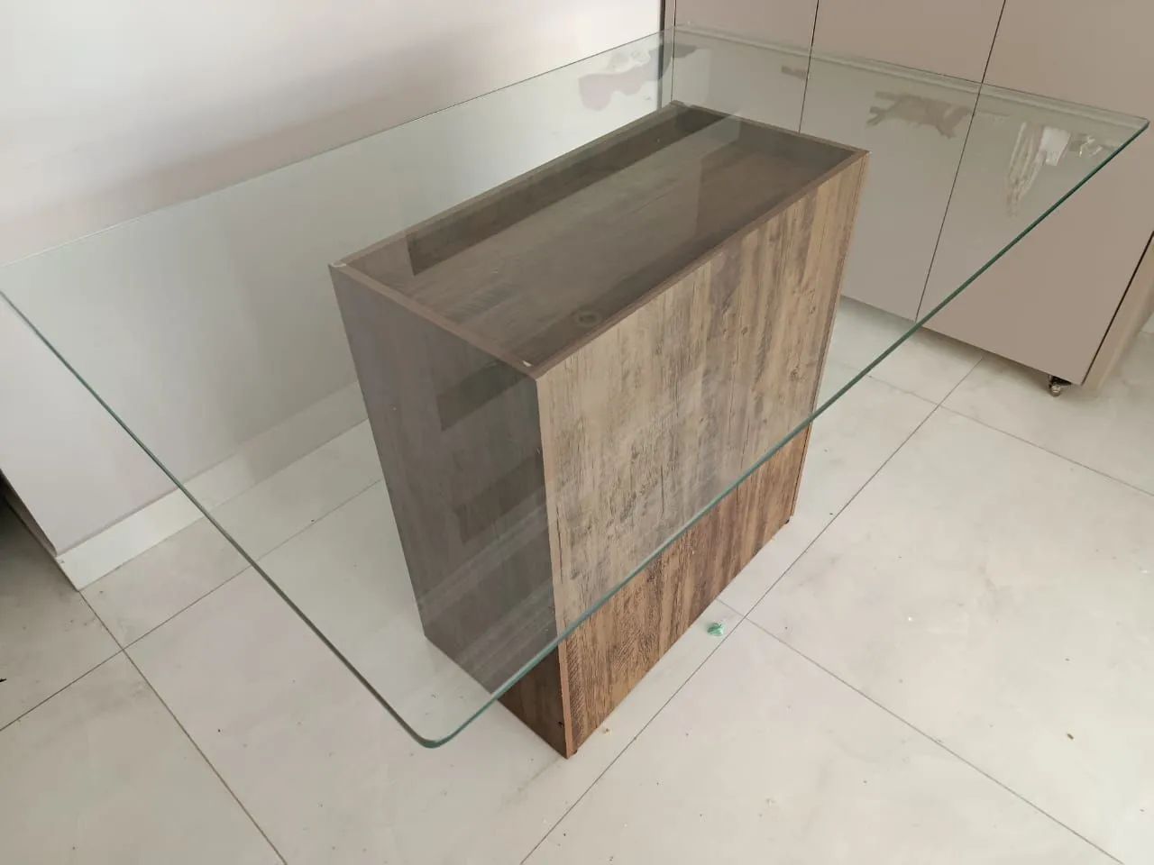 Mesa de vidro retangular para 6 cadeiras. - Foto 2