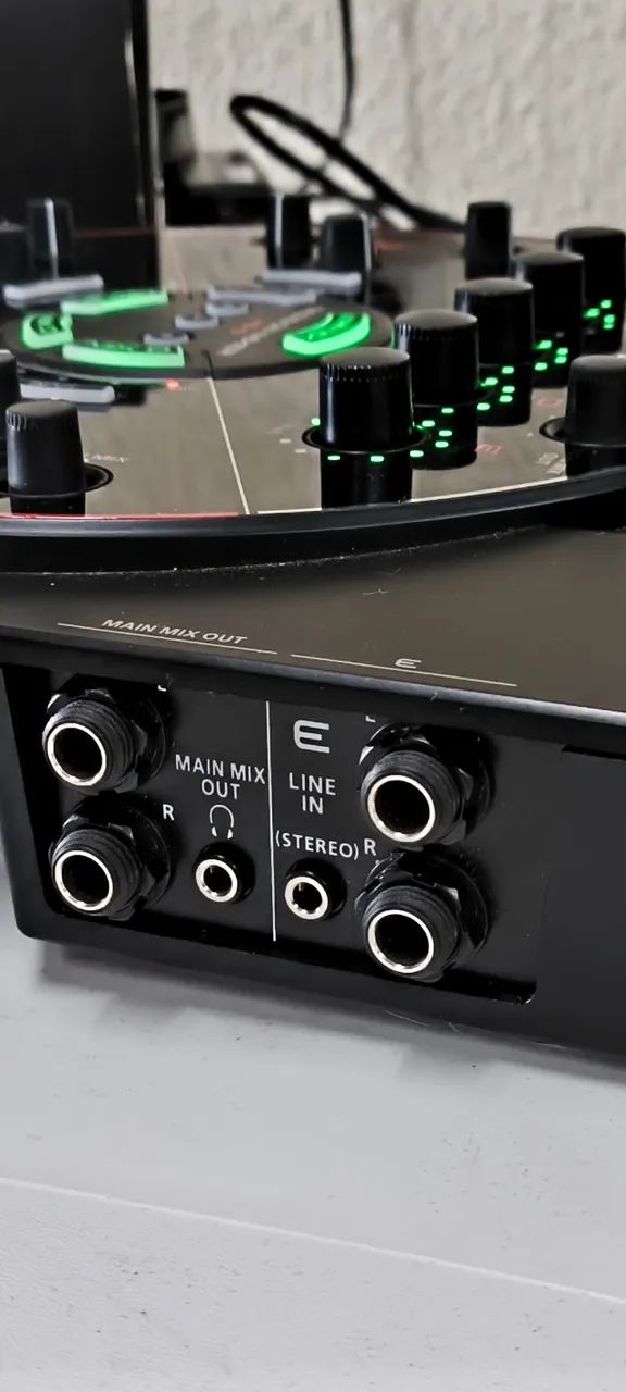 Roland Session Mixer - HS-5 - COMO NOVO, na caixa e funcionando