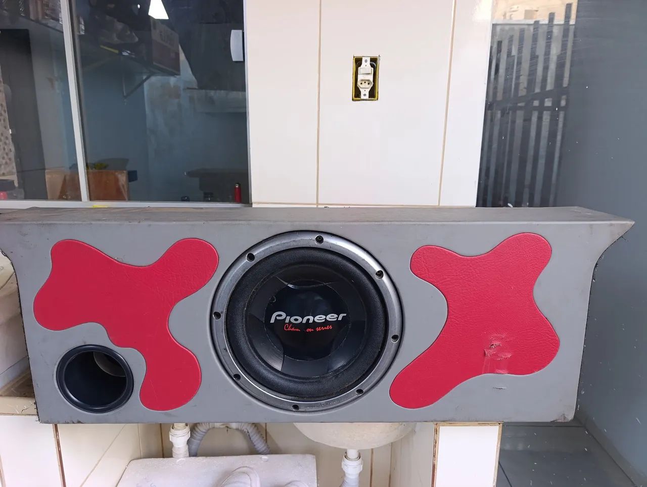 VENDO CAIXA DE SOM AUTOMOTIVA COM SUBWOOFER PIONEER ?