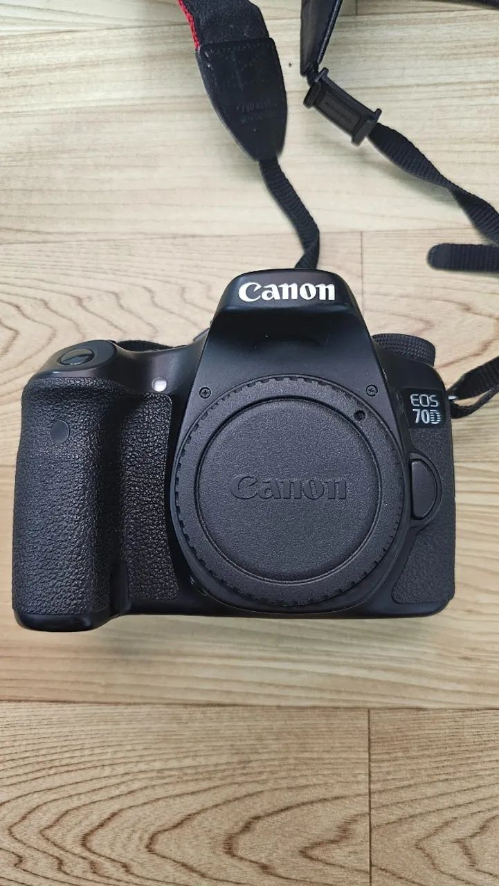 Camera Cânon 70D