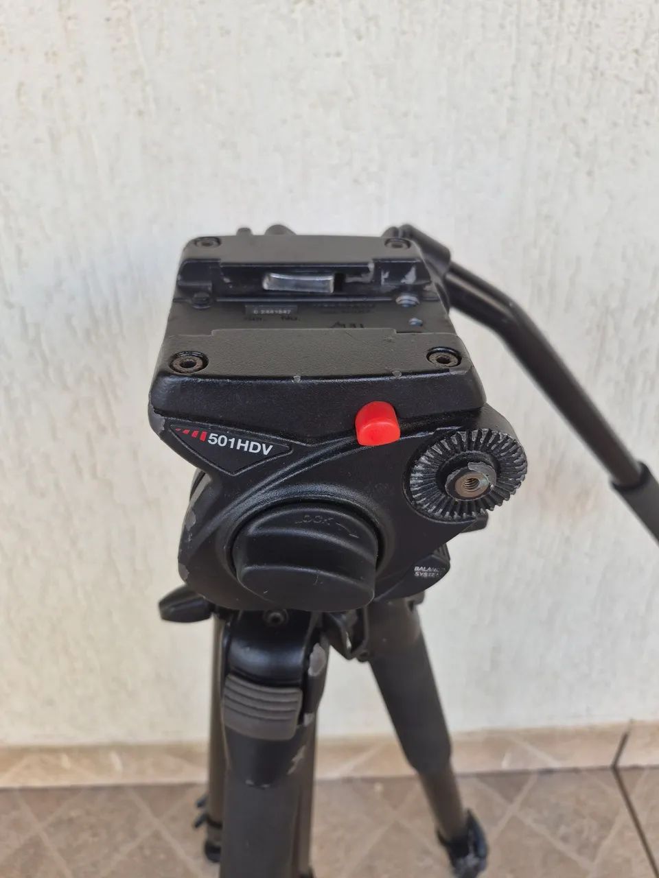 Tripé Manfrotto 501hdv cabeça hidráulica acompanha bag para transporte 