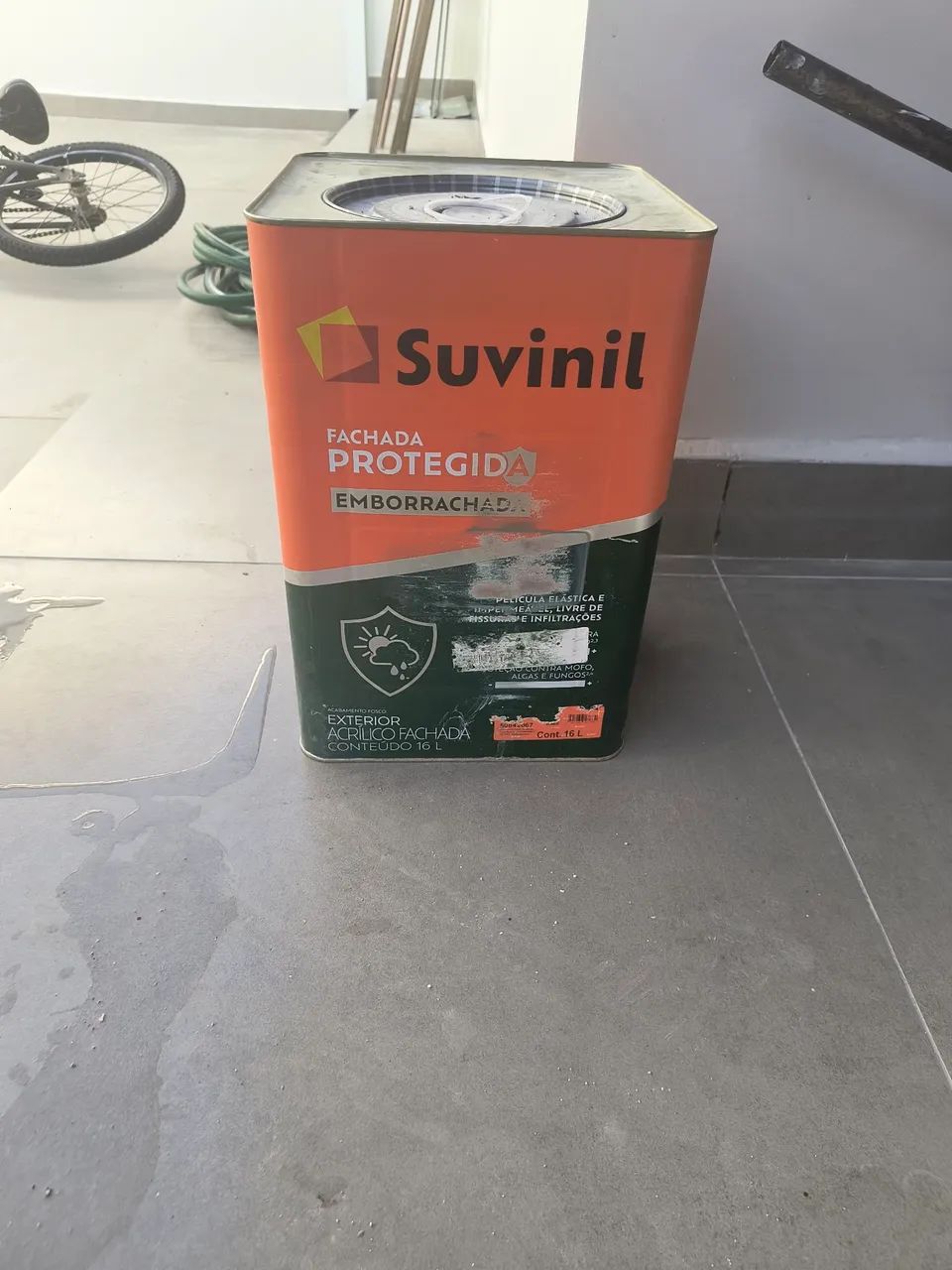 VENDO TINTA SUVINIL LATA 16 LITROS EMBORRACHADA NA COR CRÔMIO ( CINZA CLARO)