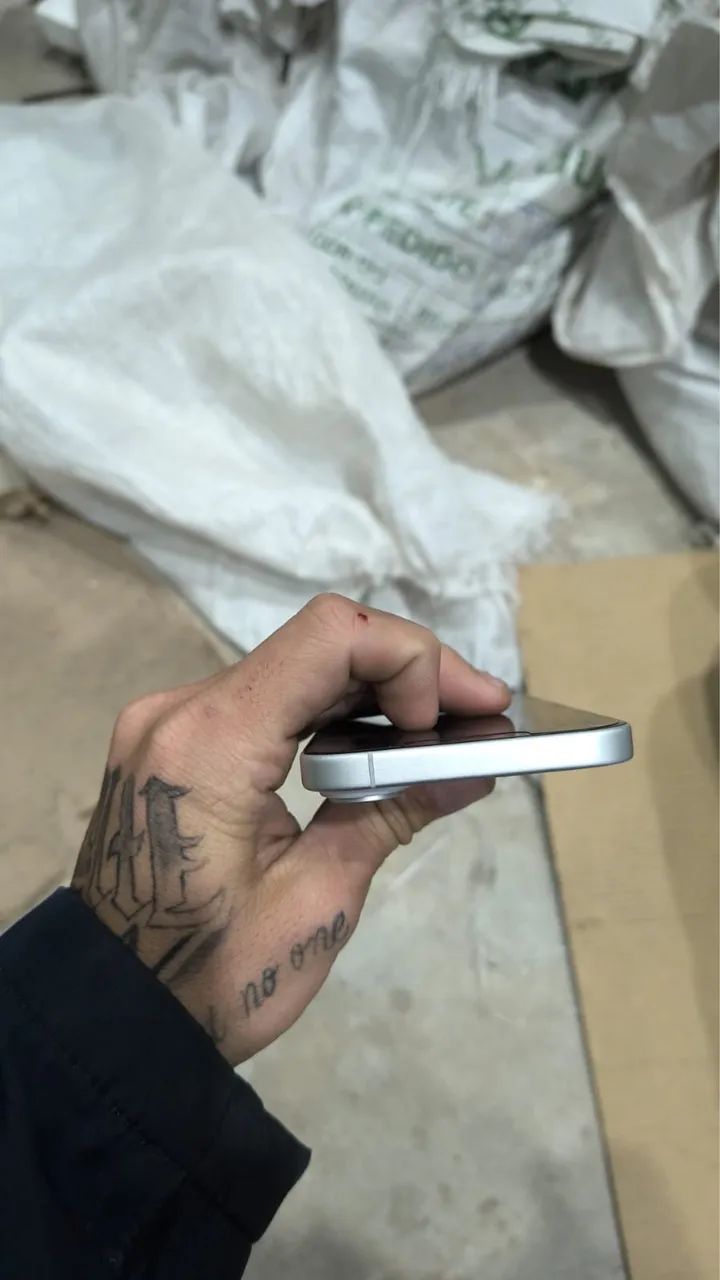 iPhone 16
