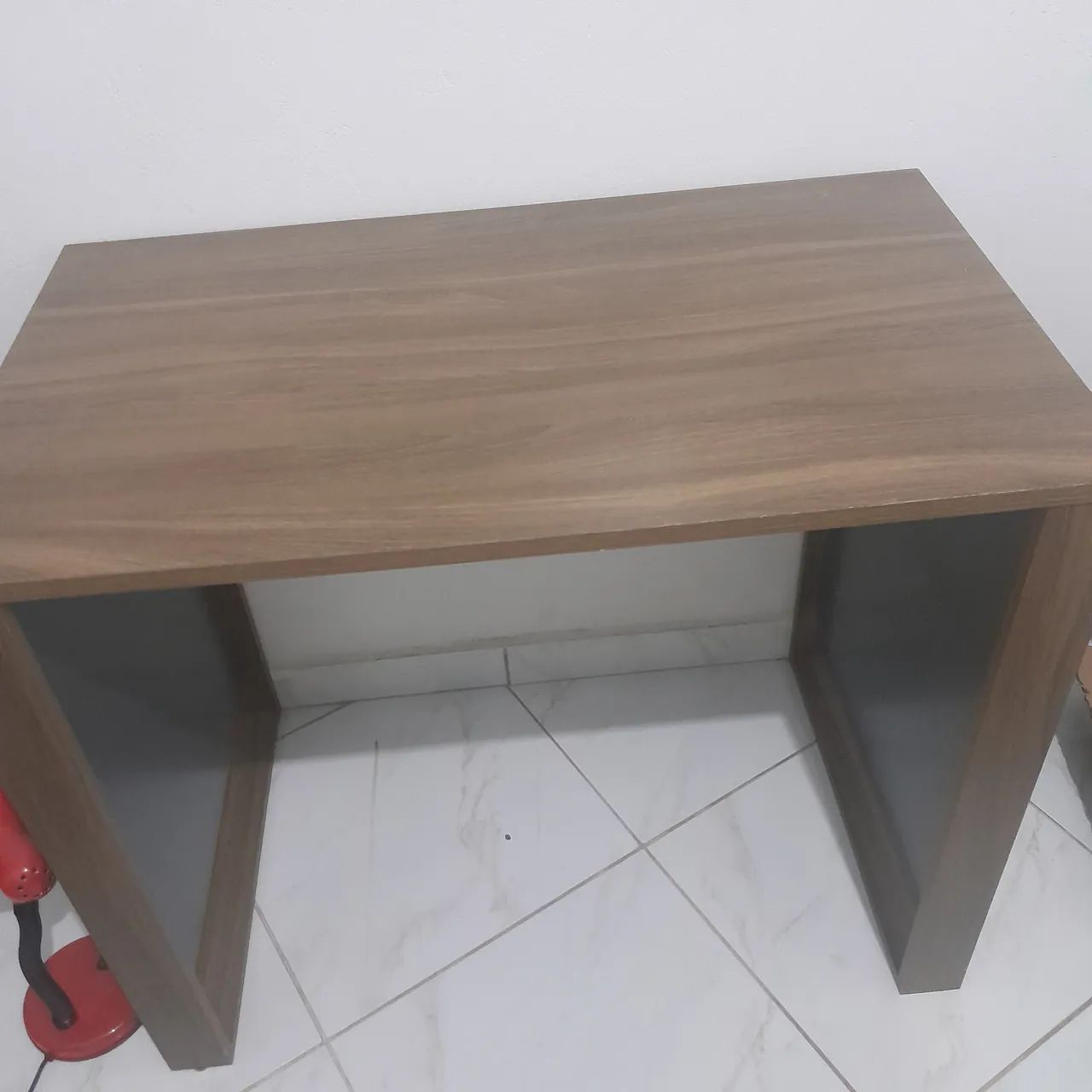 Escrivaninha + cadeira