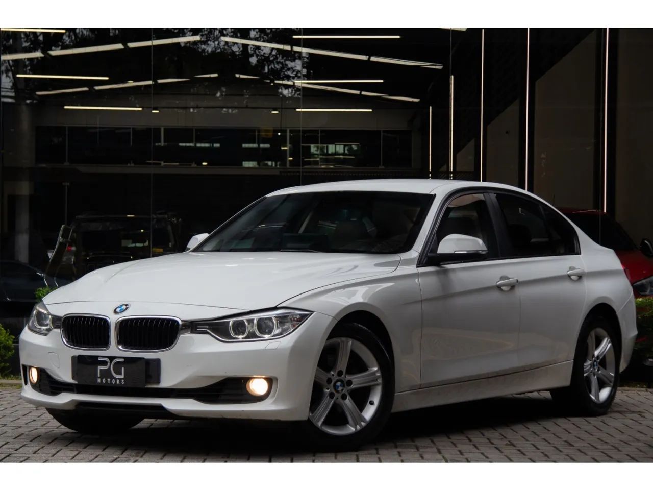 BMW 320I A 2.0 Turbo/activeflex 16V 184cv 4P 2015