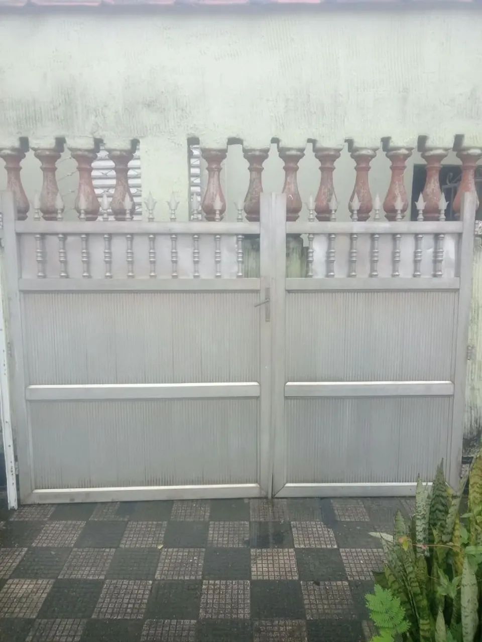 Portão aluminio 2.41 por 1.65